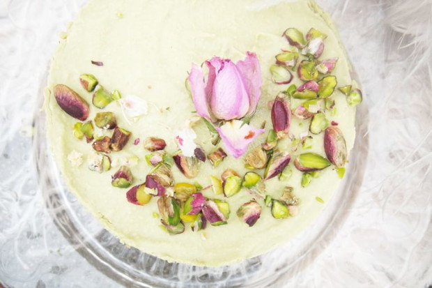 Wegańskie przepisy na święta: wegański sernik matcha