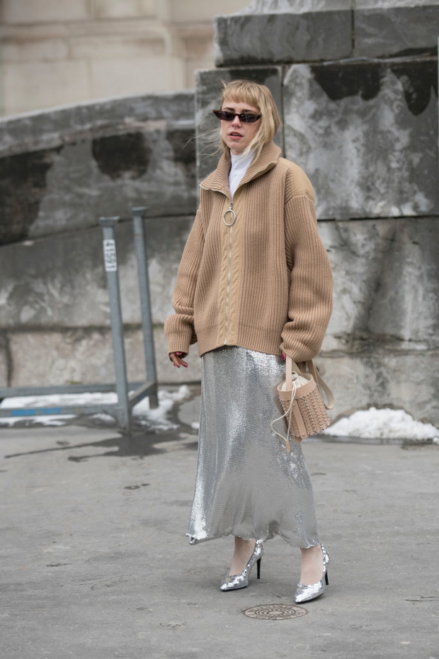 Street Style : Paris Fashion Week Womenswear Fall/Winter 2018/2019 : Day Four