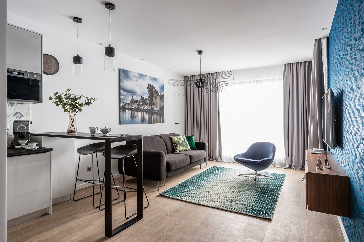 Apartament z motywem pawiego pióra, Studio Projekt i Dekorian