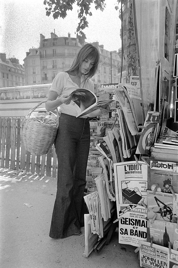 Actress: Jane Birkin shopping in Paris.