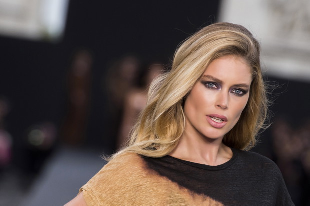 Modny kolor włosów: blond z pasemkami