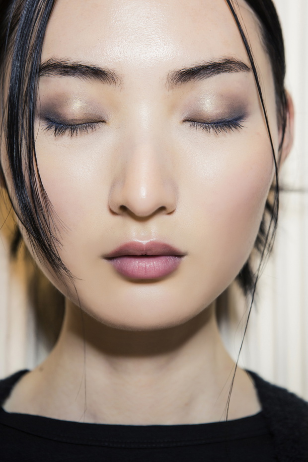 walentynkowy-make-up-delikatne-smoky-eyes-f204394
