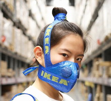 Maska z torby IKEA