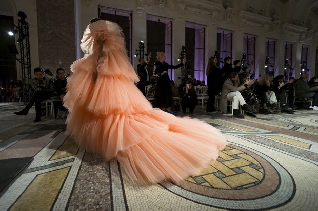 kolekcja-giambattista-valli-ss1876-db8d04d