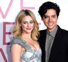 Cole Sprouse i Lili Reinhart jednak zerwali? Amerykańskie media znów rozpisują się o rozpadzie ich związku