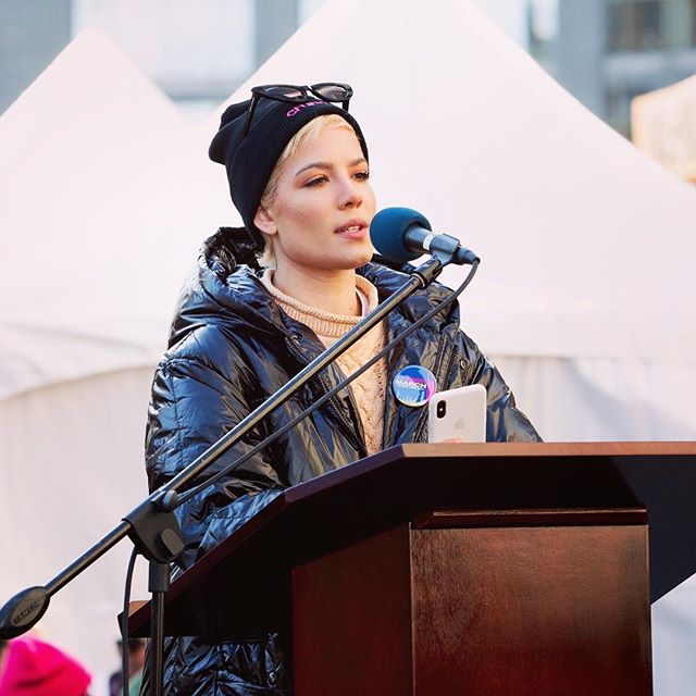 Gwiazdy muzyki solidaryzują się z Time's Up. Co założą na rozdanie nagród Grammy?