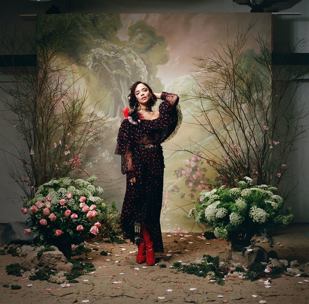 Tessa Thompson w lookbooku Rodarte jesień-zima 2018
