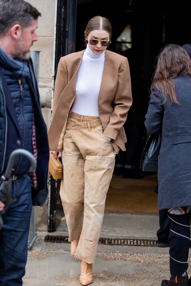 Celebrity Sightings - Paris Fashion Week Womenswear Fall/Winter 2020/2021 : Day Four