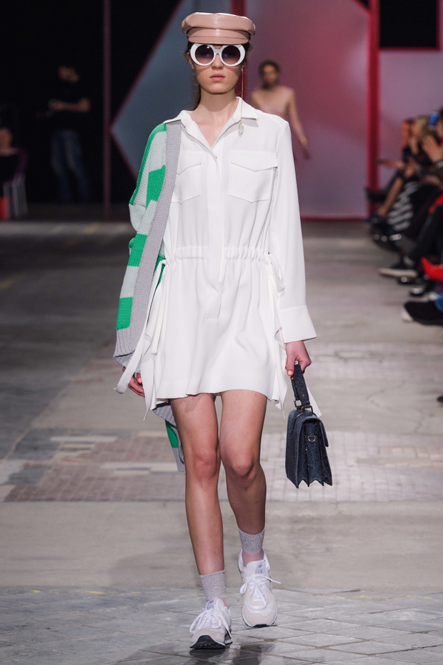 pokaz-bizuu-ss1856-5748a6c