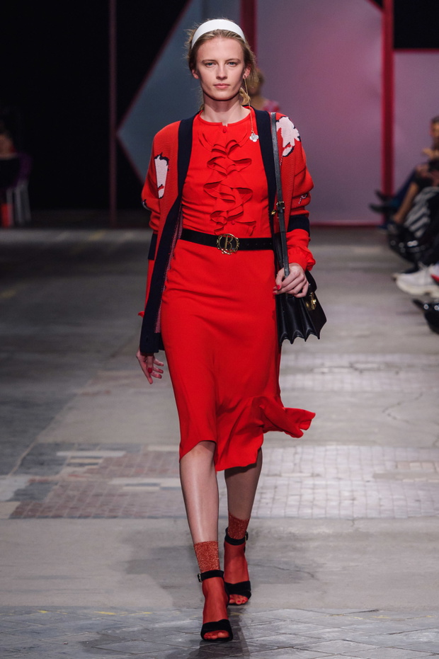 pokaz-bizuu-ss18-7e7cfb9