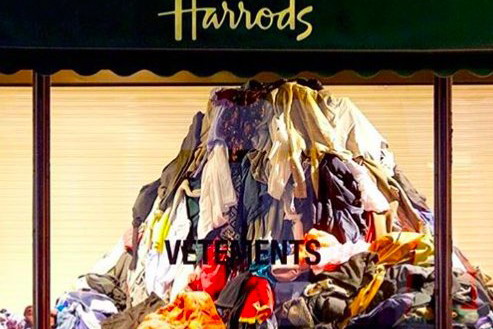 Witryna Vetements w Harrods
