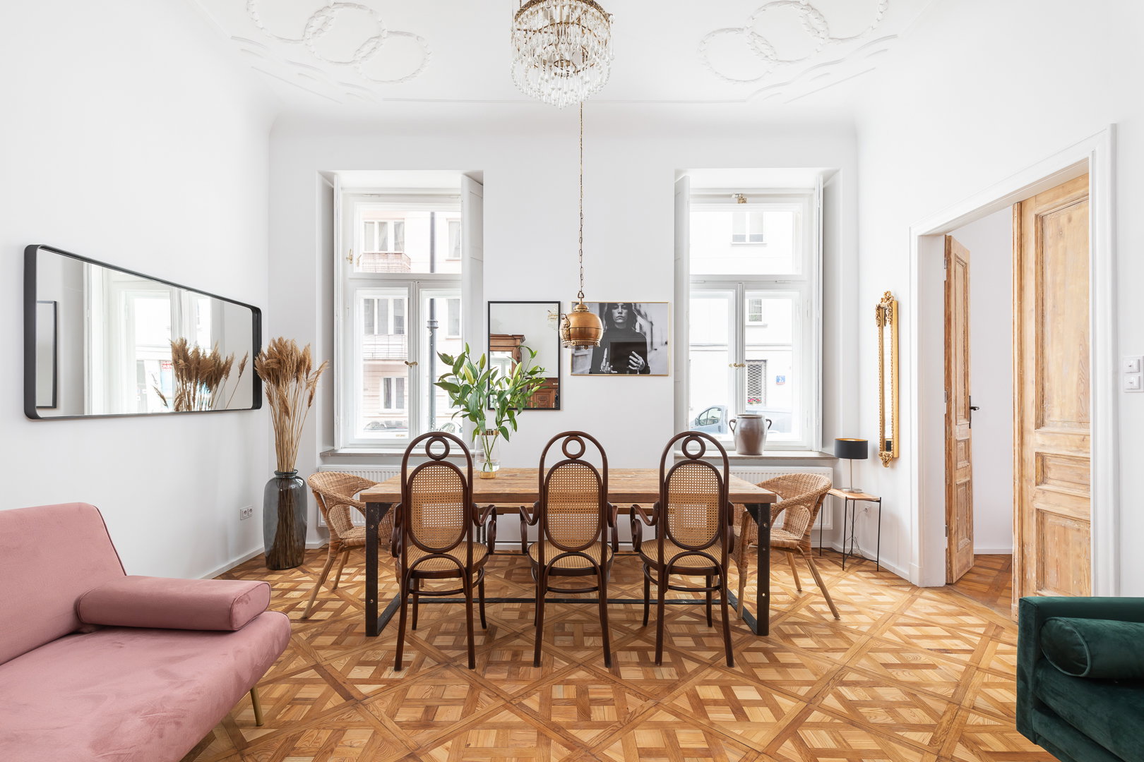 Mieszkanie w warszawskiej kamienicy na Lwowskiej, projekt: Aleksandra Falkowska, Ewa Domarecka oraz Izabella Pol (Studio Pattern)