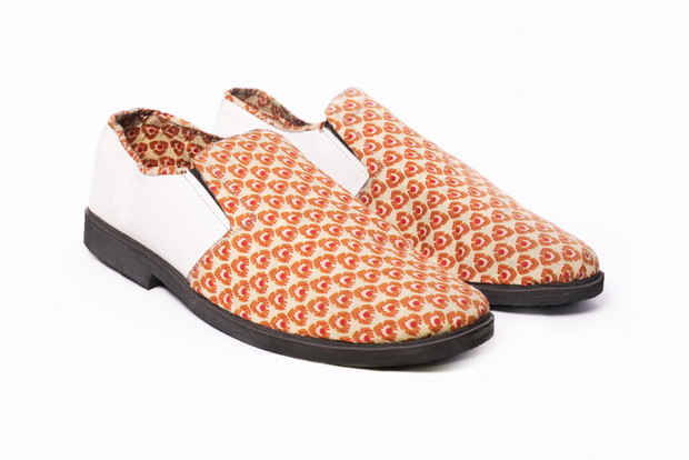Ręcznie robione buty z podeszwą z opony