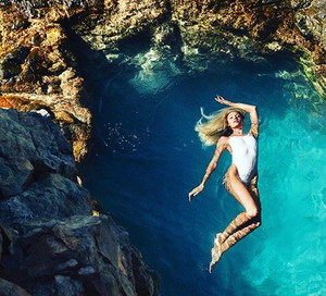 Nowa marka strojów kąpielowych od Candice Swanepoel