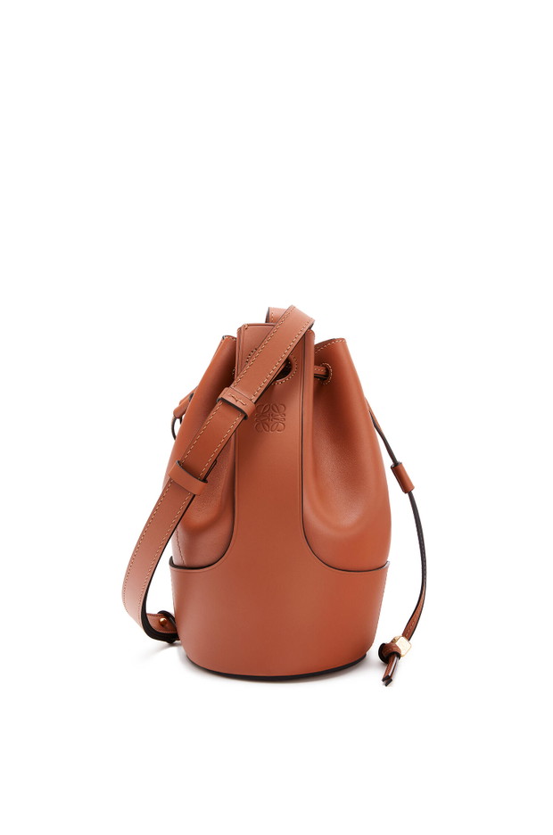 Modne torebki luksusowych marek: Loewe
