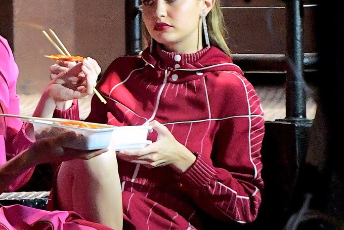 Jak schudnąć z twarzy? Gigi Hadid