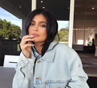 Kylie Jenner pokazała jak jej ciało wygląda miesiąc po ciąży oraz zamieściła nowe zdjęcie z małą Stormi