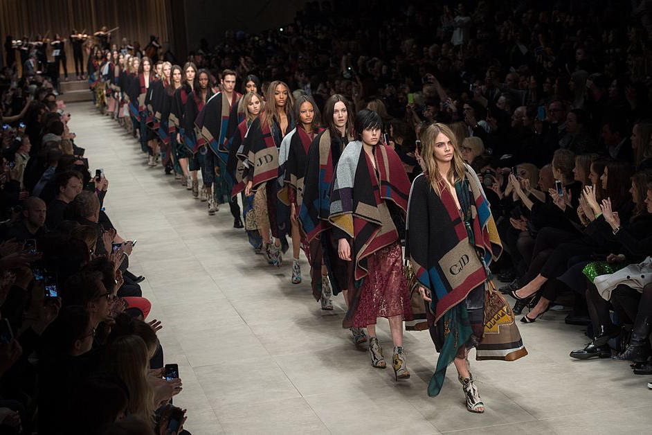 Burberry: nowy pokaz odbędzie się we wrześniu