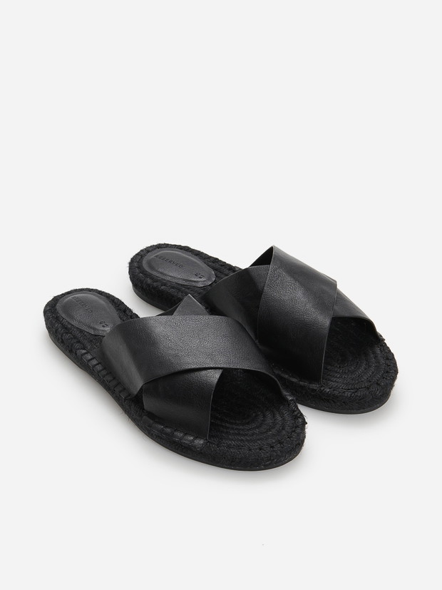 Wyprzedaże lato 2020: Zara, Mango, H&M, Reserved, Bershka