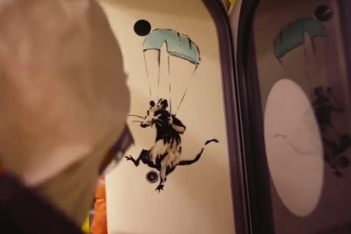 Graffiti Banksy'ego w londyńskim metrze
