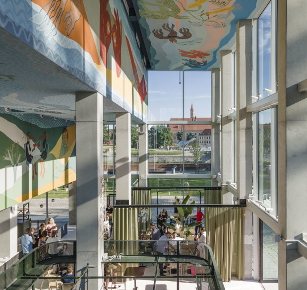 fresk-alicji-bialej-w-concordia-design-wroclaw5-b715454