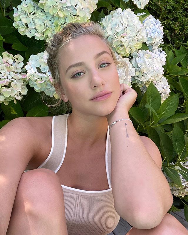 Lili Reinhart - poezja