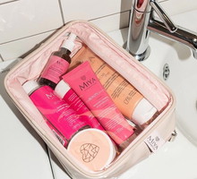 Tę polską markę uwielbiają makijażystki, redaktorki i urodowe it-girls. Wybrałyśmy 7 produktów Miya, które warto mieć w swojej kosmetyczce