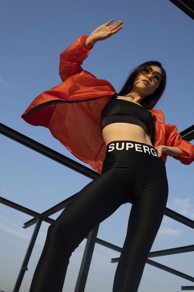 Ubrania z kolekcji Calzedonia x Superga