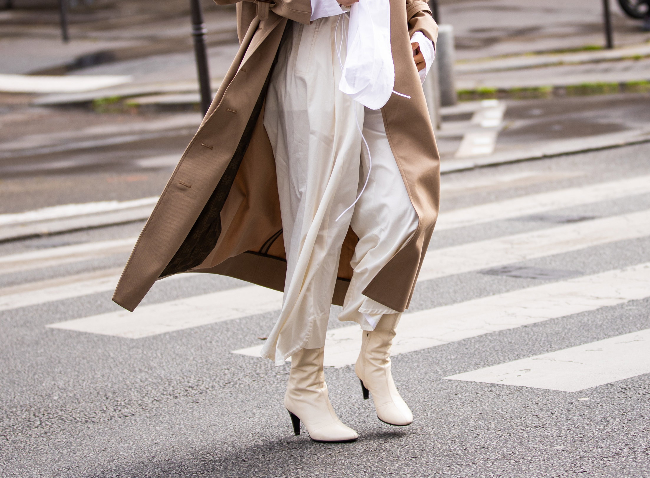 białe botki street fashion
