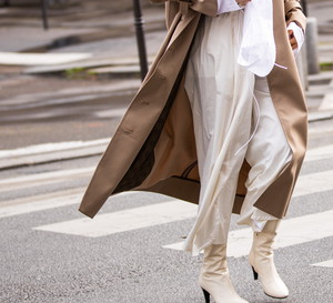 białe botki street fashion