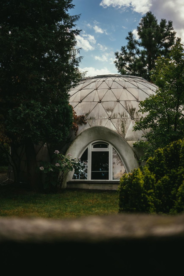 Dom igloo Witolda Lipińskiego tłem dla najnowszej kolekcji Natalii Siebuły
