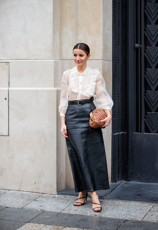 Street Style At Paris Fashion Week - Womenswear Spring Summer 2021 : Day Nine