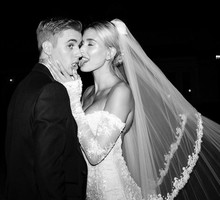 Suknia ślubna Hailey Bieber