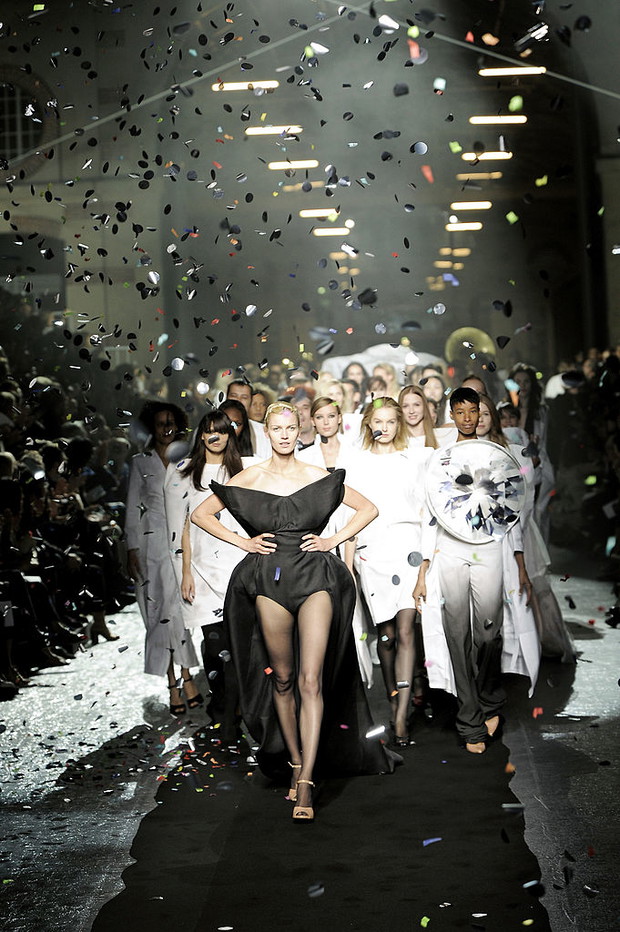 ELLE projektant: Martin Margiela. Sylwetki z pokazów