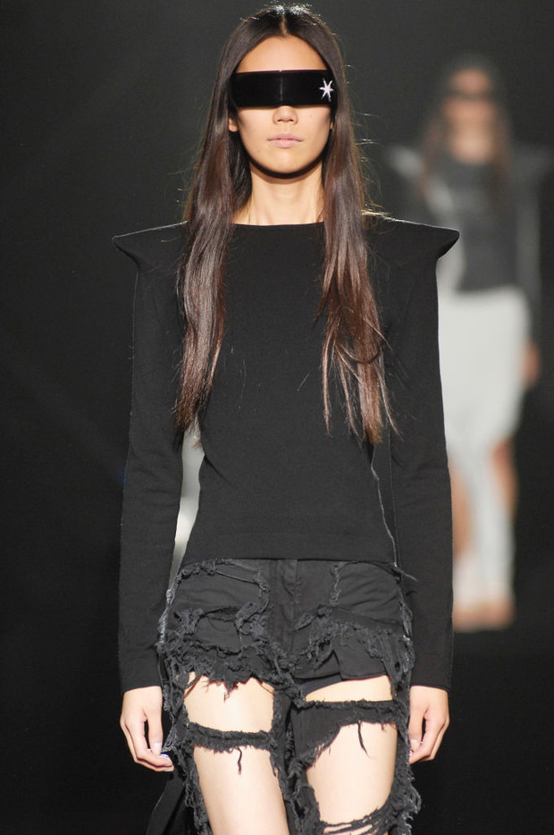 ELLE projektant: Martin Margiela. Sylwetki z pokazów