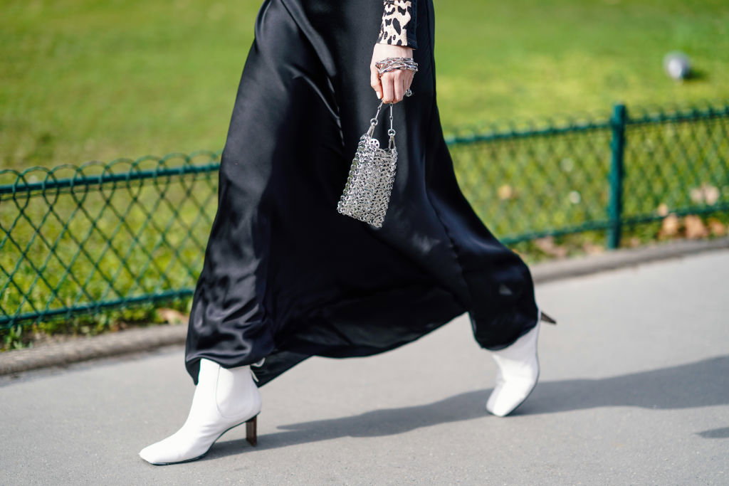 Satynowa spódnica street fashion