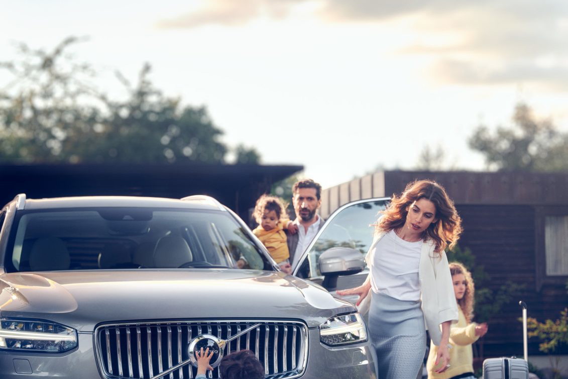 Dwa kroki w stronę bezpieczeństwa. O roli pasów bezpieczeństwa i fotelików dziecięcych rozmawiamy z ekspertami marki Volvo