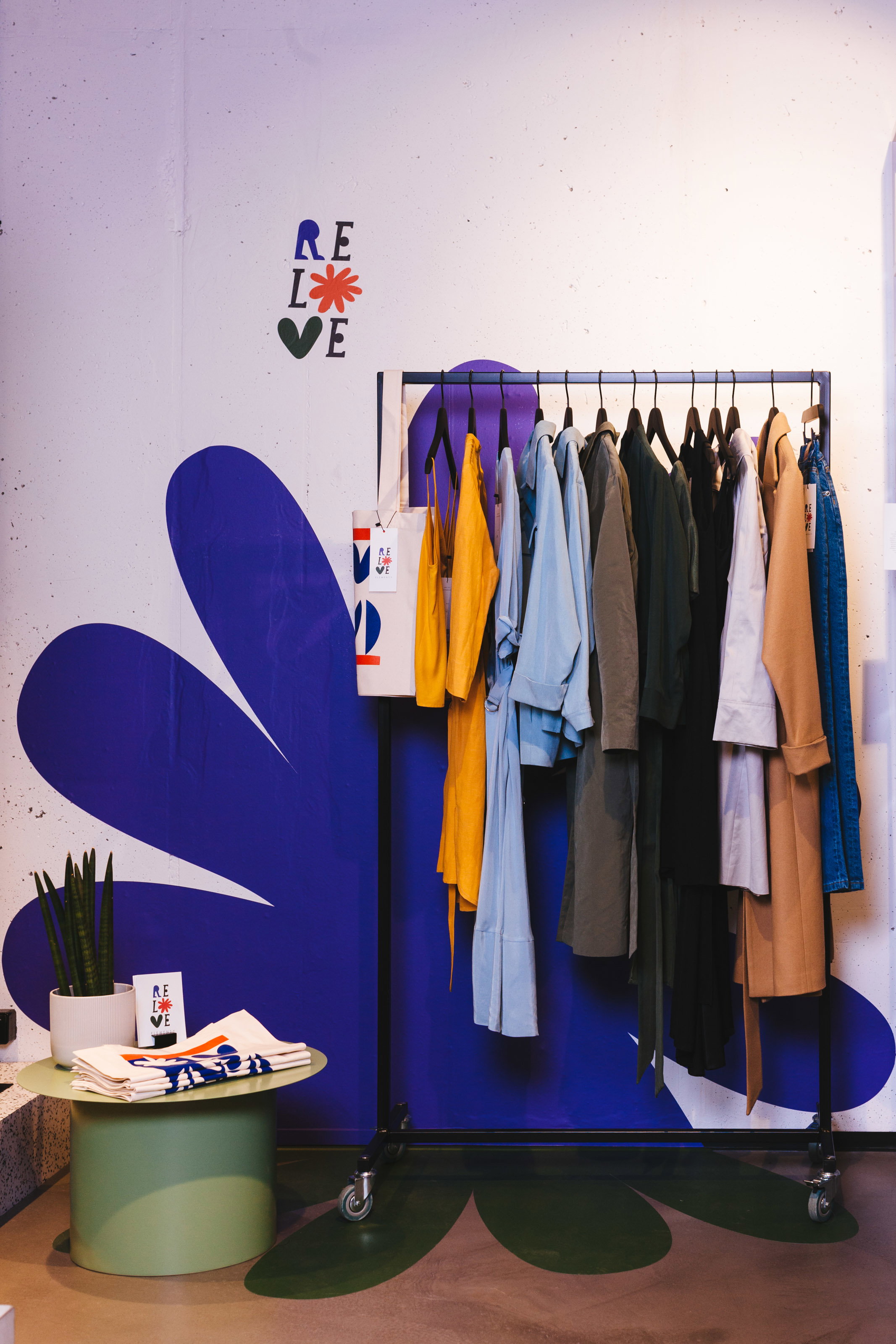 Relove: nowy projekt marki Elementy