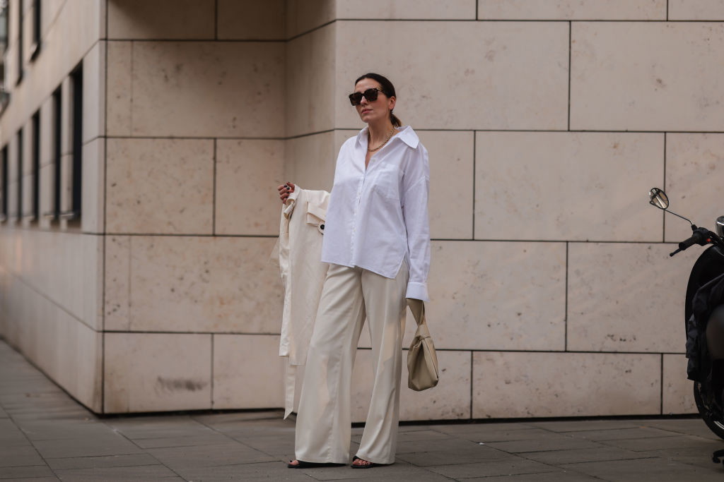 biała koszula - street fashion