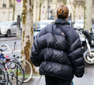 modne kurtki puchowe : street fashion