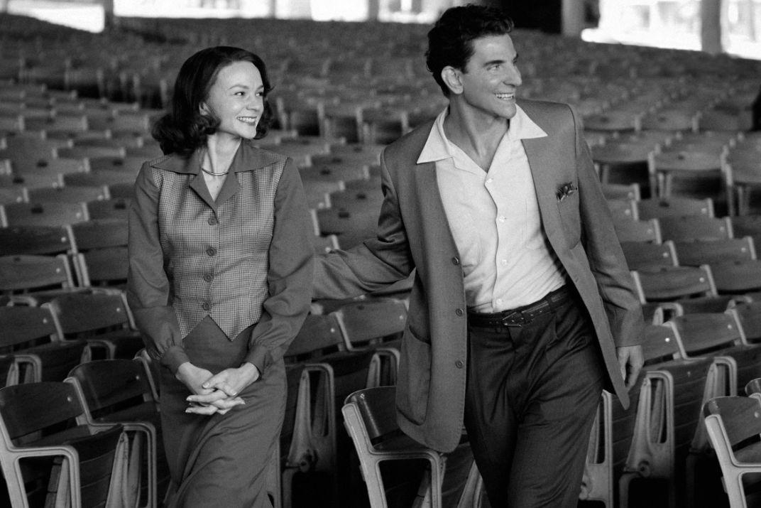 Bradley Cooper i Carey Mulligan w "Maestro", produkcji platformy Netflix