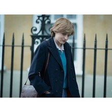 Emma Corrin jako księżna Diana w "The Crown"