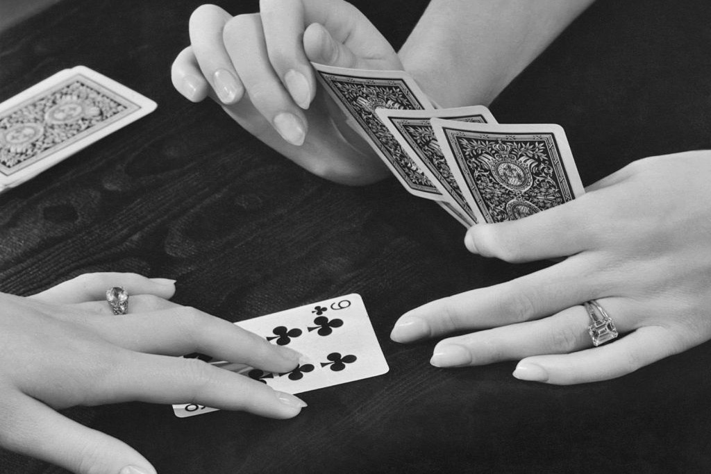 Karty cygańskie: jak stawiać tarot cygański? Interpretacja, symbolika, wróżenie