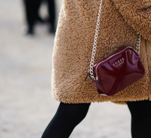 modne torebki: street fashion
