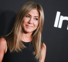 Domowe sposoby Jennifer Aniston na zachowanie młodej skóry