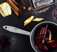 Wino domowe: jak je zrobić krok po kroku? Przepisy na wino z winogron, porzeczek, jabłek, malin i wiśni