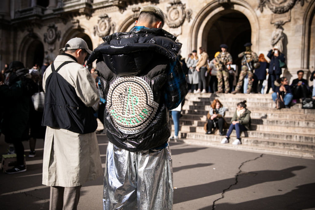 Kurtki Moncler: street style