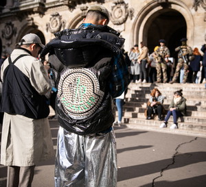 Kurtki Moncler: street style
