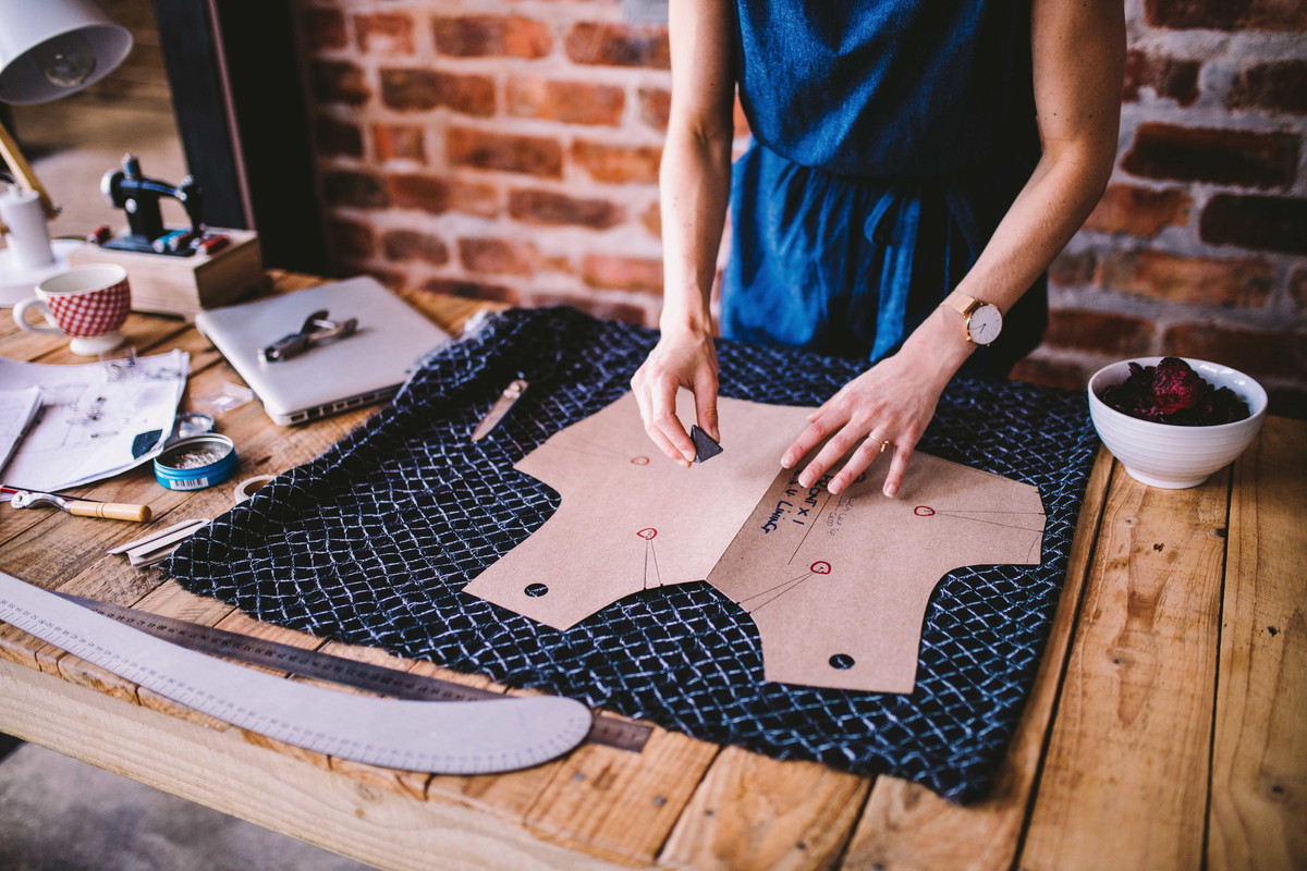 Burberry z nową inicjatywą ekologiczną – brytyjska marka przekaże niewykorzystane materiały młodym projektantom w Wielkiej Brytanii