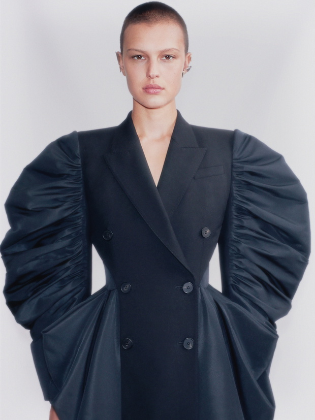 kolekcja-alexander-mcqueen-wiosna-lato-202147-e963034